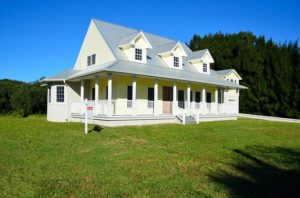 House with nice lawn 