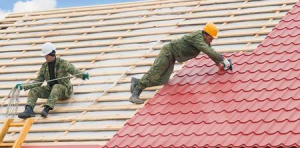 an experienced roof painterr